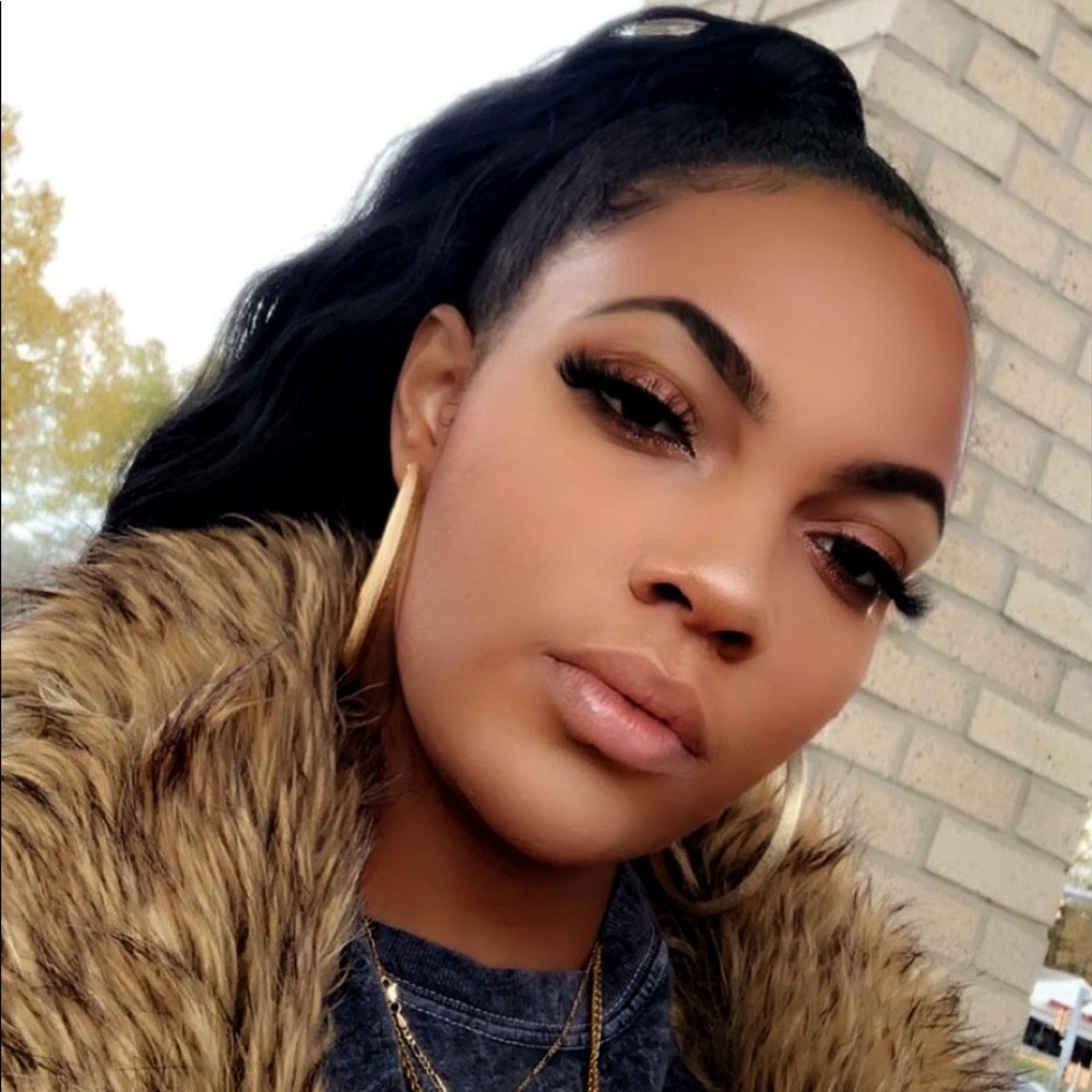 Meet your Posher, Nayy